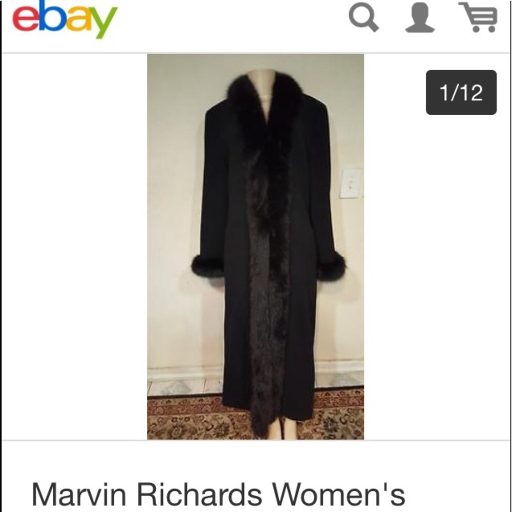 Beautiful elegant coat size large.